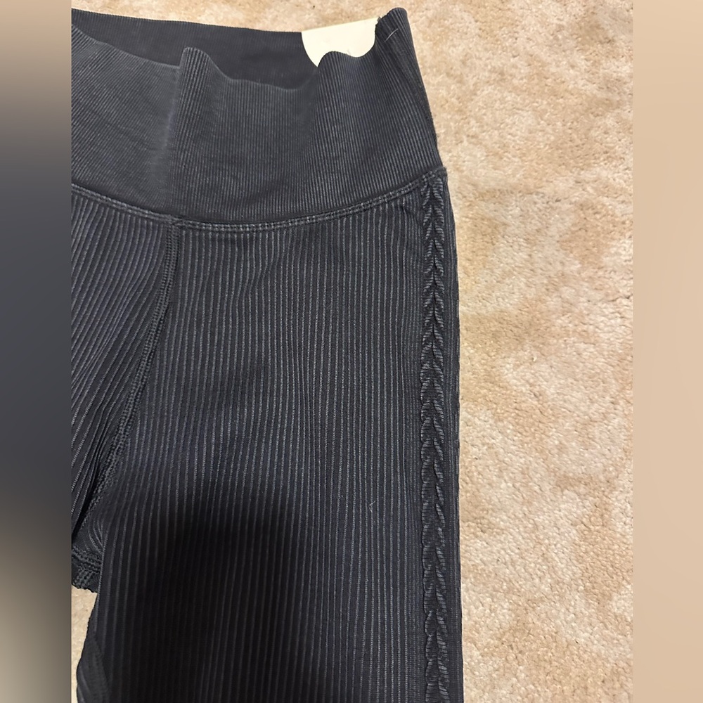 OFFLINE BY AERIE BIG CHILL SEAMLESS LEGGINGS SZ SMALL NWT - Picture 3 of 8
